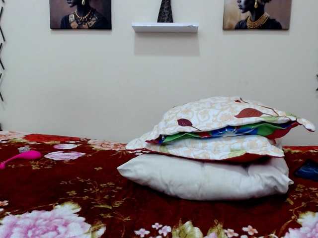 girlerotica18 live cam on BongaCams