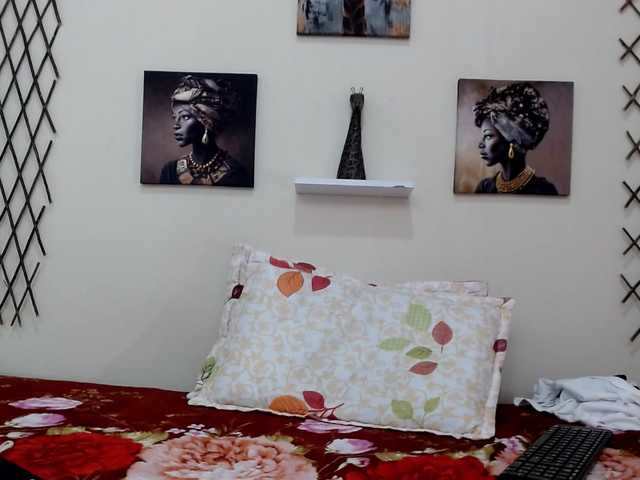 girlerotica18 live cam on BongaCams
