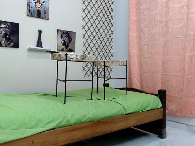 girlerotica18 live cam on BongaCams