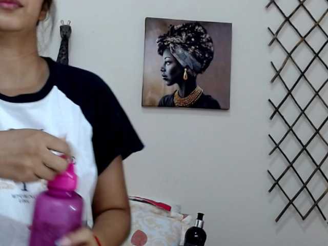 girlerotica18 live cam on BongaCams