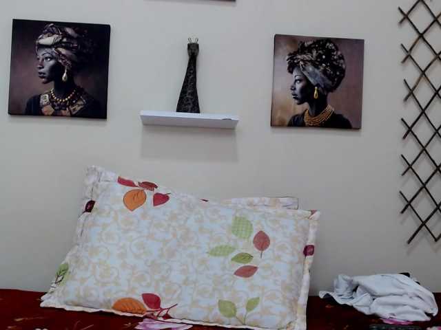 girlerotica18 live cam on BongaCams