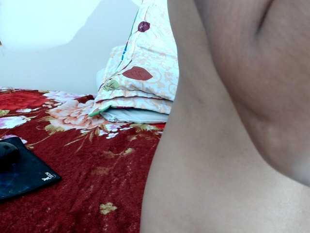 girlerotica18, live now on BongaCams