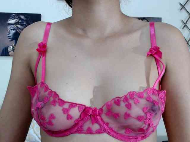 girlerotica18's live room