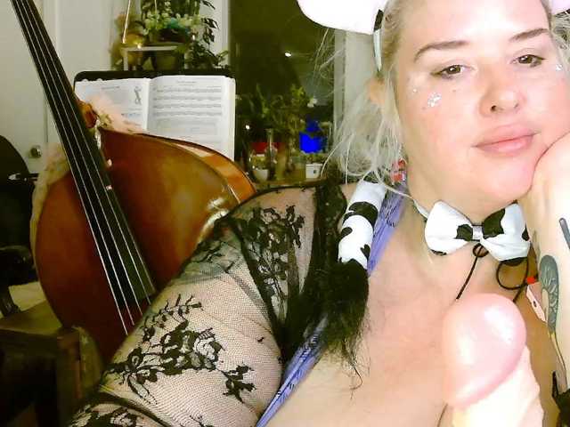 BellaBelly live cam on BongaCams