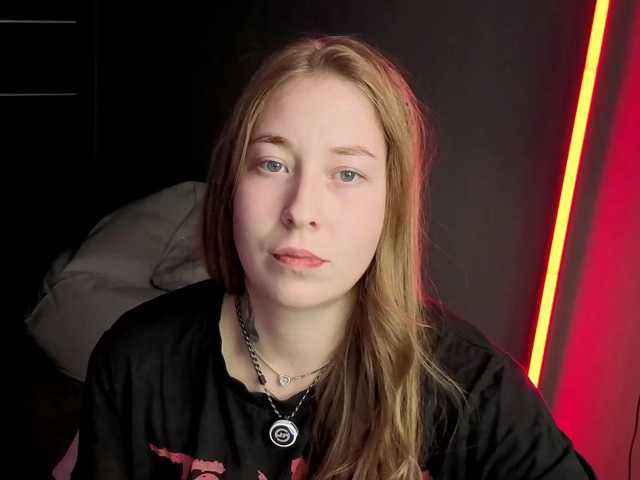 le modèle ShowmeYourfetish est en webcam porno dans un show sur le site bongacams, il possède les tags suivants: White/Caucasian,Blonde,Hairy