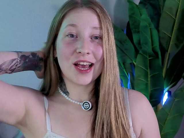 ShowmeYourfetish live webcam show