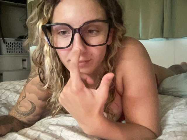 roxyrusso live cam on BongaCams