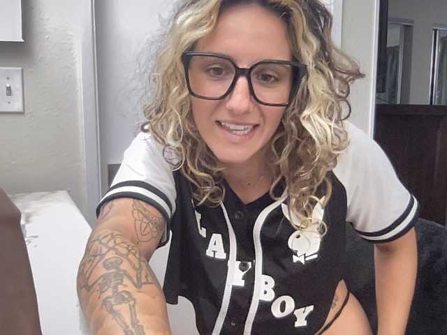 roxyrusso live cam on BongaCams