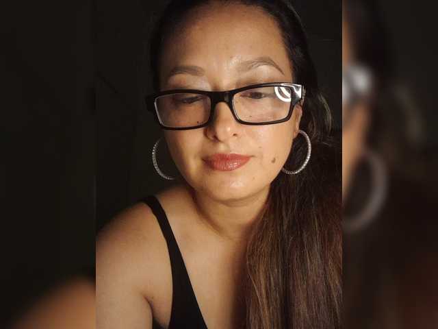 Selenevele503-1 live cam on BongaCams