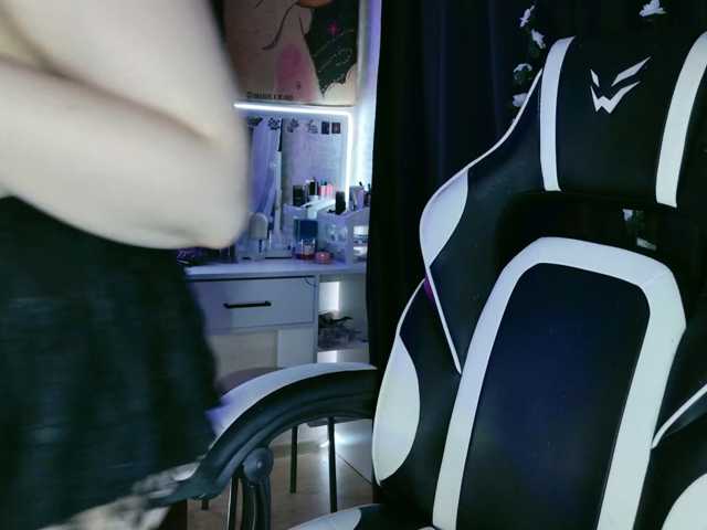 Razor-claw live cam