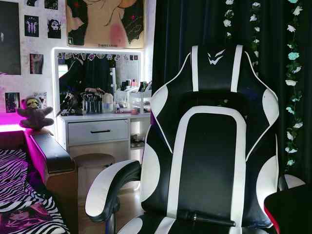 razor-claw webcam