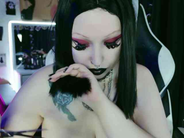 razor-claw webcam