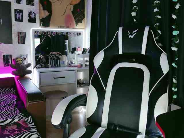 razor-claw webcam