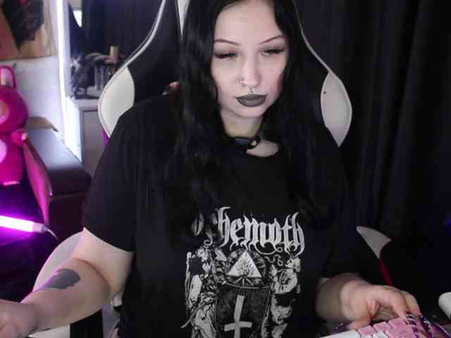 razor-claw webcam