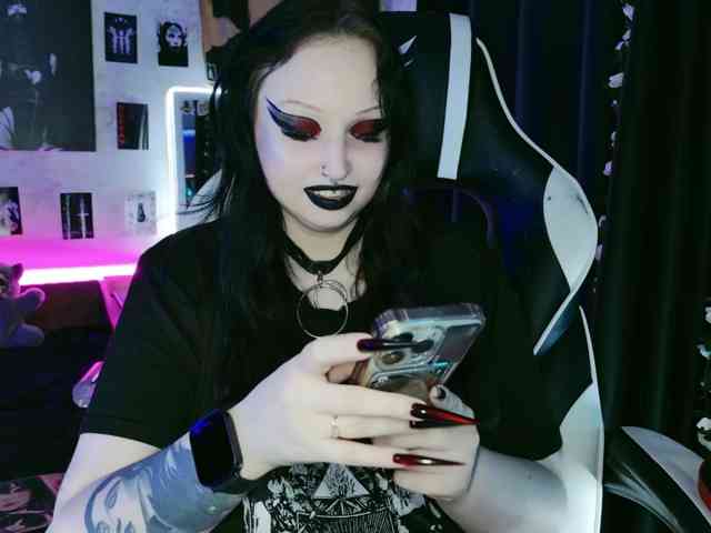 razor-claw's webcam live show