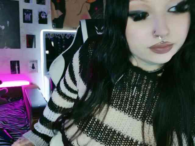 razor-claw webcam