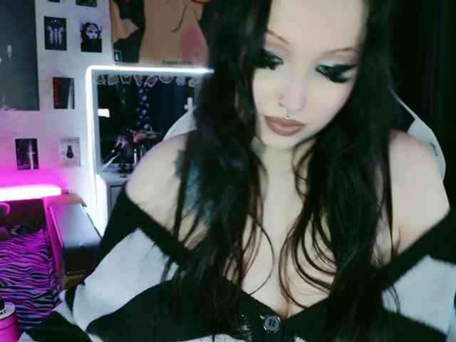 razor-claw webcam
