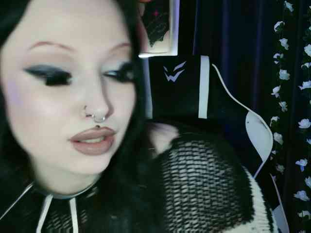razor-claw webcam