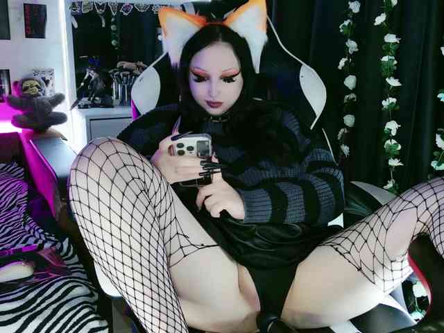 razor-claw webcam