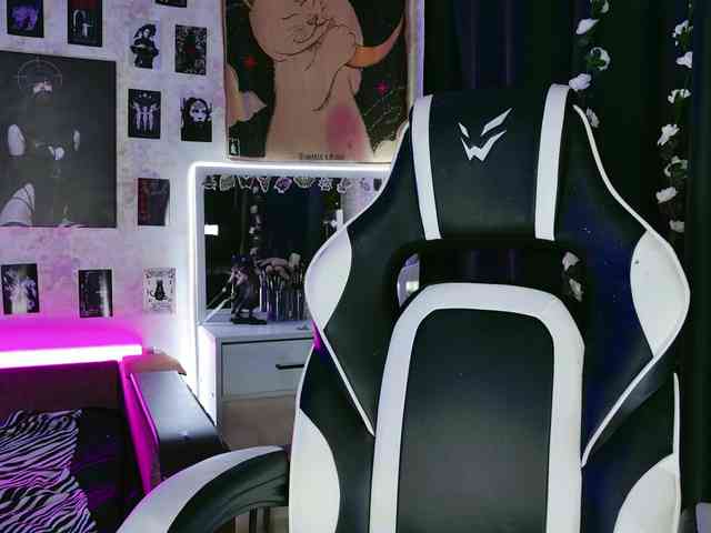 razor-claw webcam