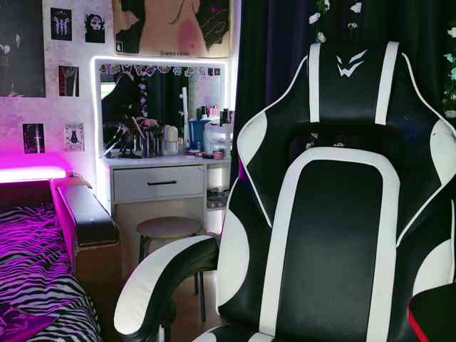 razor-claw webcam