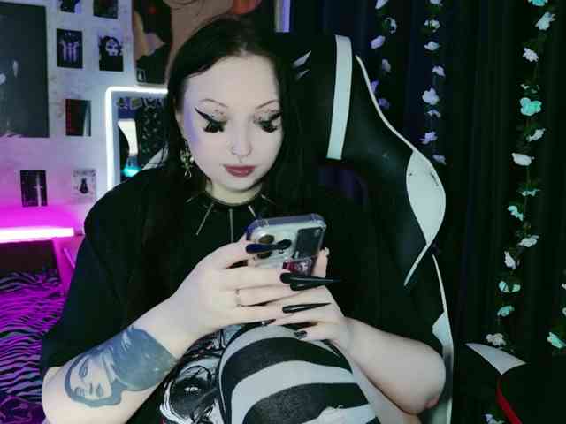 razor-claw webcam
