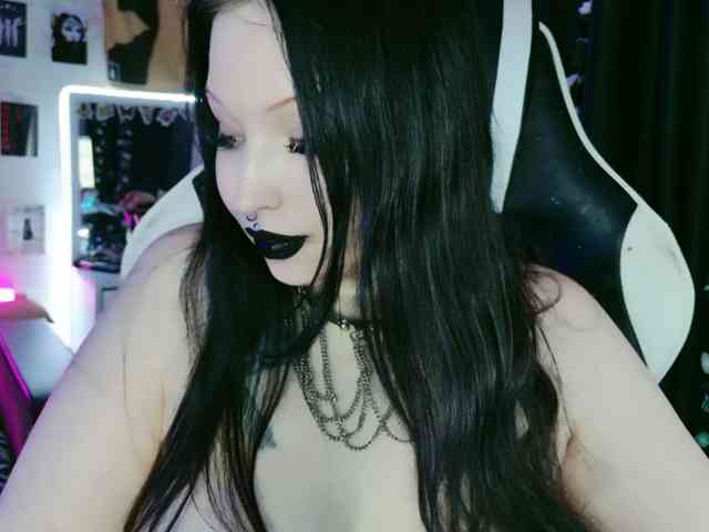 Modella: razor-claw