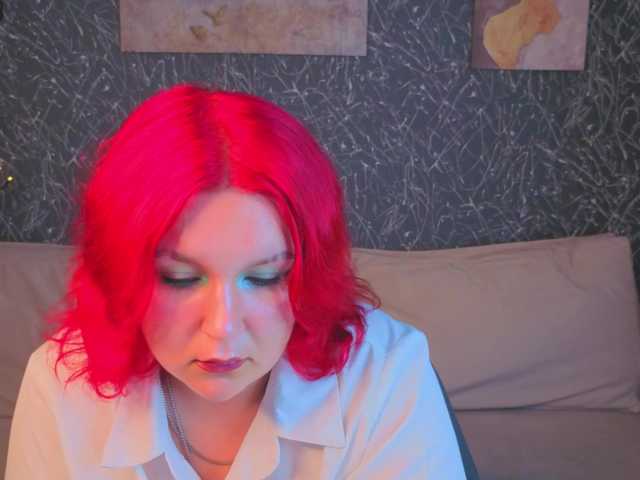 Emma-Davisey live cam on BongaCams