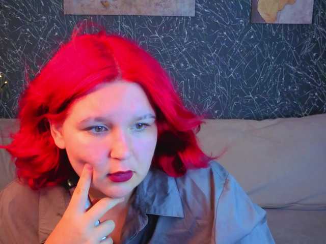 Emma-Davisey live cam on BongaCams