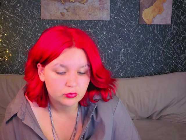 Emma-Davisey live cam on BongaCams