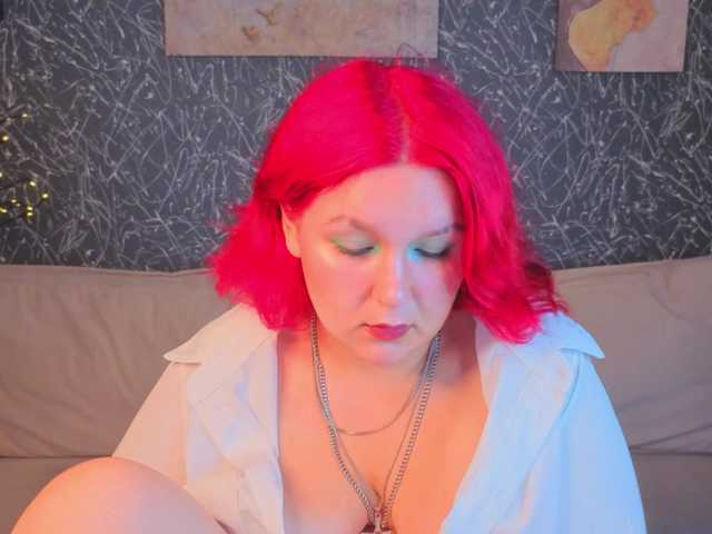 Emma-Davisey live cam on BongaCams