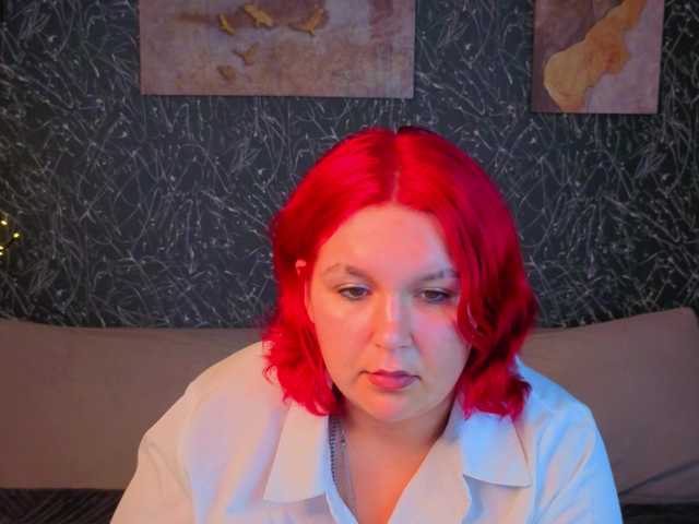 Emma-Davisey live cam on BongaCams