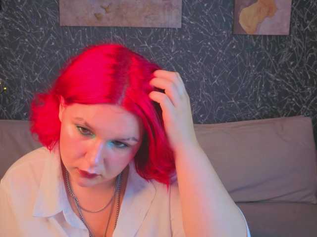 Emma-Davisey live cam on BongaCams