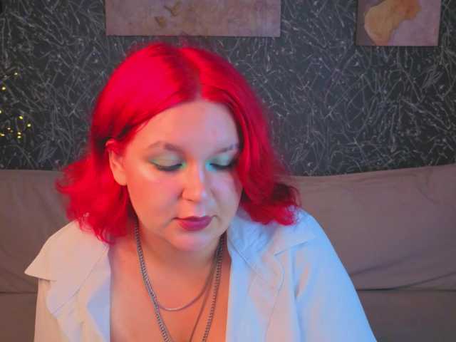 Emma-Davisey live cam on BongaCams