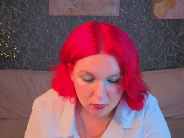 Emma-Davisey live cam on BongaCams
