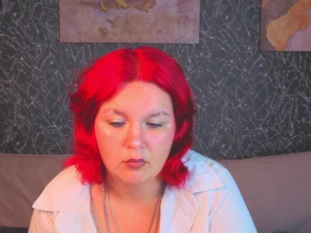 Emma-Davisey live cam on BongaCams