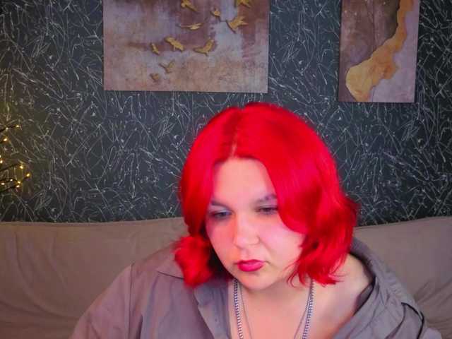 Emma-Davisey live cam on BongaCams