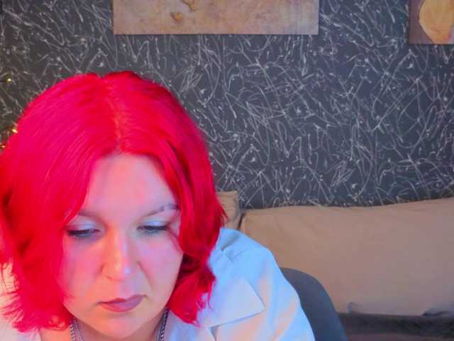 Emma-Davisey live cam on BongaCams