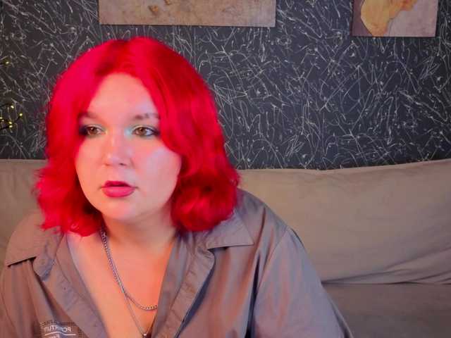 Emma-Davisey live cam on BongaCams
