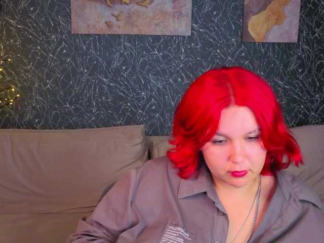 Emma-Davisey live cam on BongaCams
