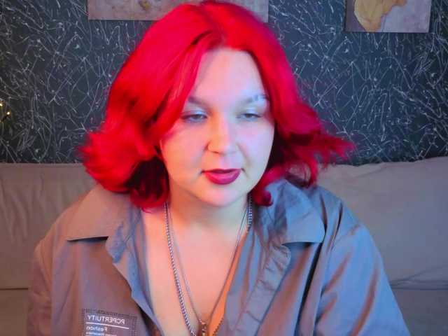 Emma-Davisey live cam on BongaCams