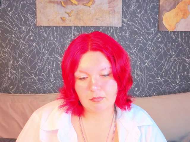 Emma-Davisey live cam on BongaCams
