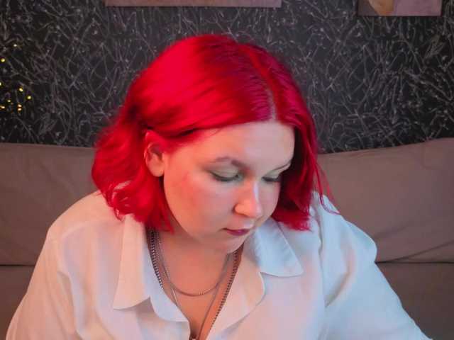 Emma-Davisey live cam on BongaCams