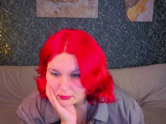 Emma-Davisey live cam on BongaCams