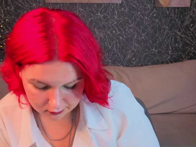 Emma-Davisey live cam on BongaCams