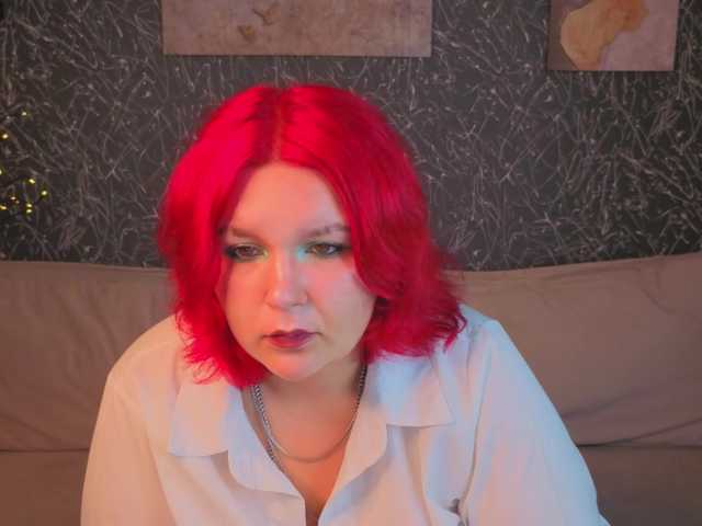 Emma-Davisey live cam on BongaCams