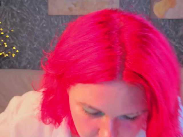 Emma-Davisey live cam on BongaCams