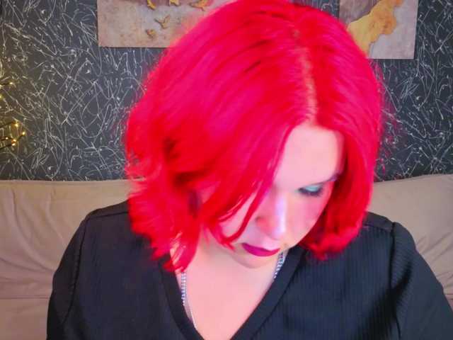 Emma-Davisey live cam on BongaCams