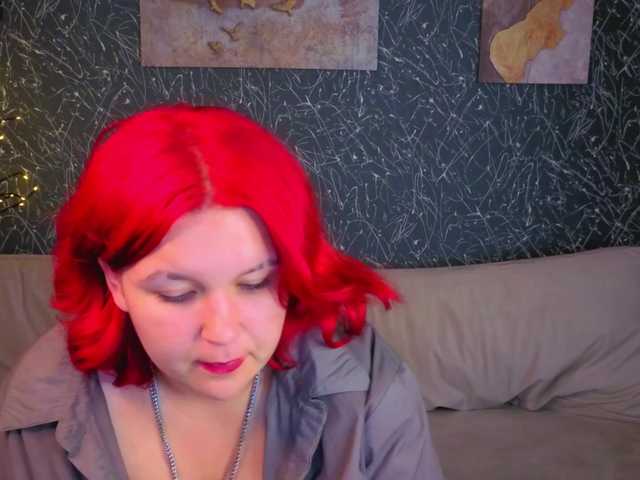 Emma-Davisey live cam on BongaCams