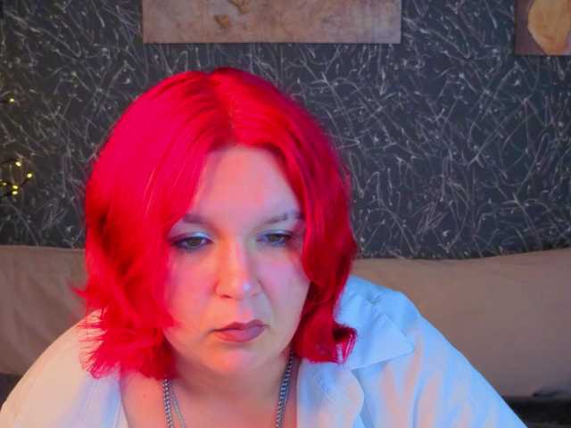 Emma-Davisey live cam on BongaCams